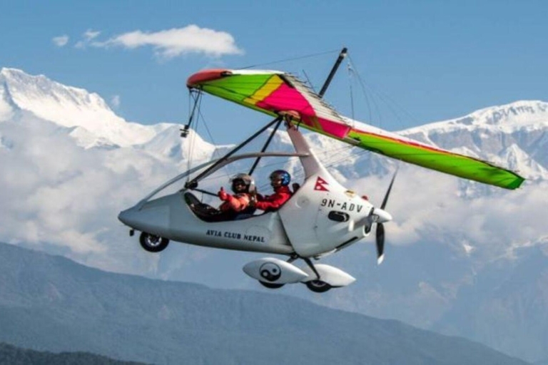 Aventure en vol ultraléger à Pokhara15 minutes d'aventure en ULM à Pokhara