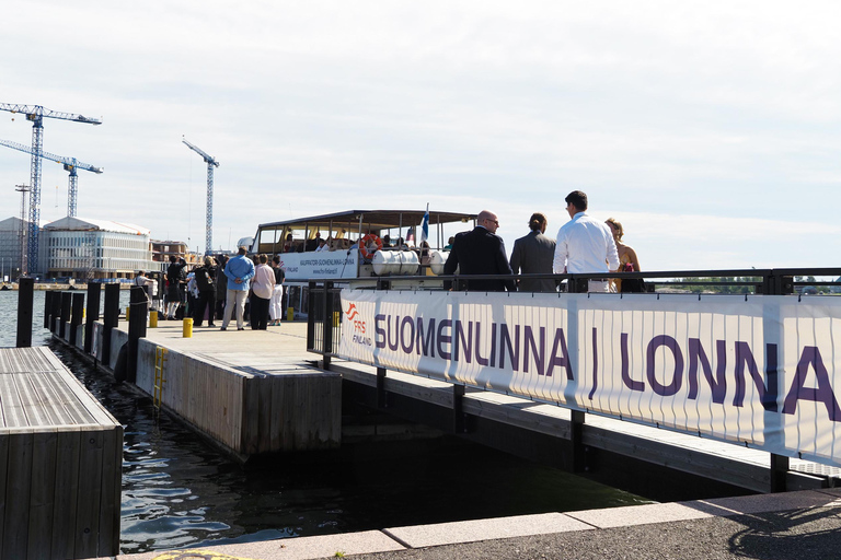 From Helsinki: Ferry Ride to Suomenlinna & Walking Tour