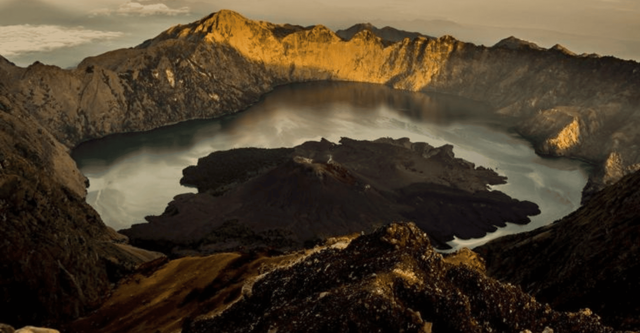 Adventure Climbing Rinjani mountain 3 days - 2 nights - Housity