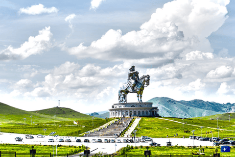 KOMPLEKS STATUETEK GENGHIS KHAN: wycieczka półdniowa