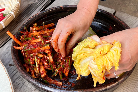 Seoul: Kimchi Cooking Class in Traditional Hanok House Kimchi Cooking Class in Traditional Hanok House