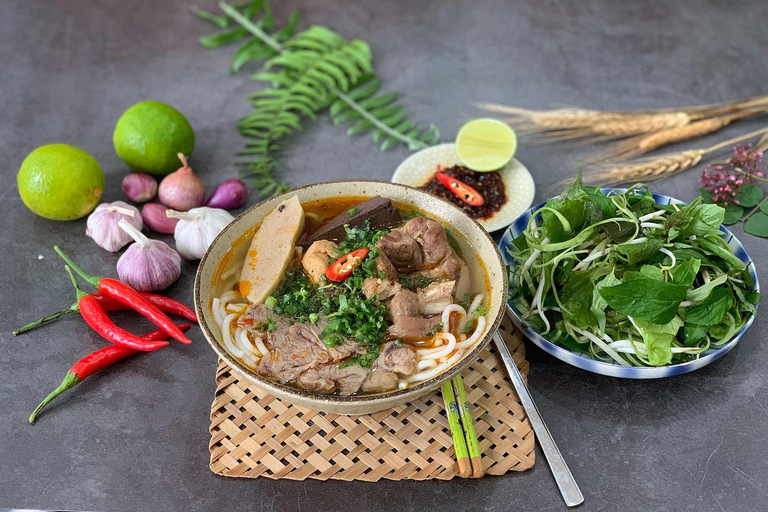 Hue: Night food tour
