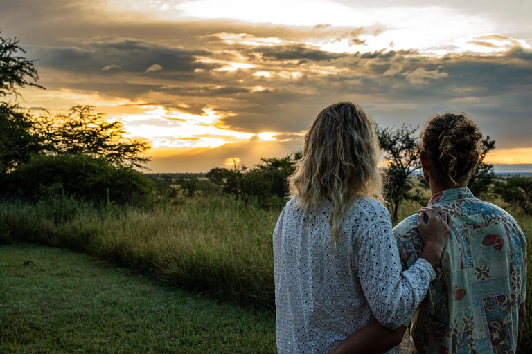 From Zanzibar: 2-Day Serengeti Park Safari Tour with Flights