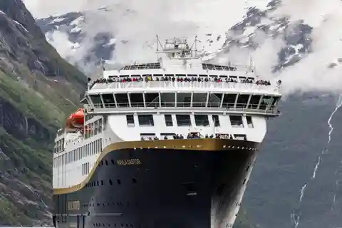 Bergen: 7-dagers arktisk eventyrcruise til Kirkenes