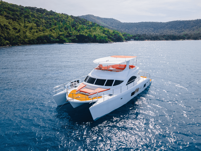 Pattaya: Private Luxury Catamaran Island Discoveries