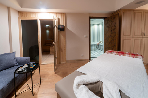 Istanbul: Public, Private or VIP Hammam & Spa in Old City In Public Bath ( max. 5 guests at the same time )