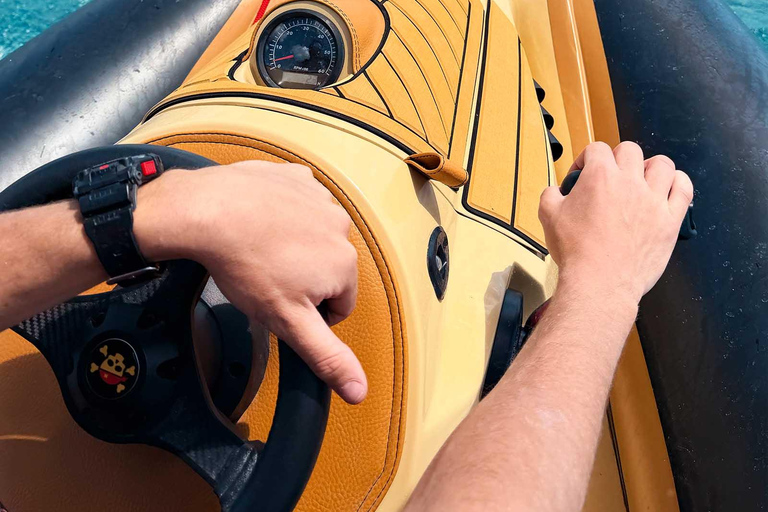 St. Maarten: YoHo Pirates Premium Self-Drive Speedboat Tour