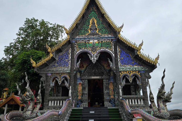 Descobre Chiang Rai: templos, arte e natureza cénicaDiscover Chiang Rai: Temples, Art, and Scenic Nature