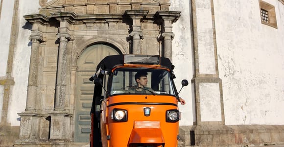 Porto: Fun Private Tuk Tuk Tour