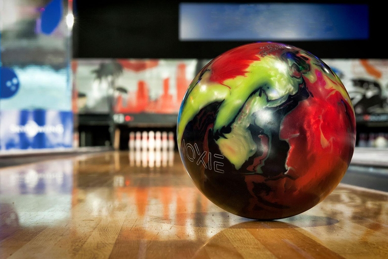 Bratislava: Bowling Experience with Beer and Local Guide