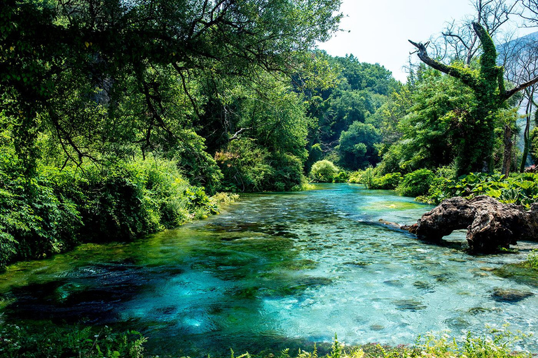 Vanuit Durres : Dagtocht Blauw oog, Ksamil en kasteel Lekursi