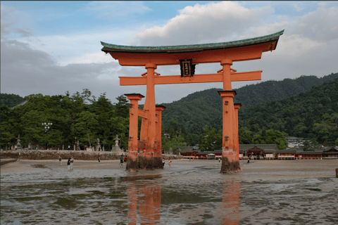 Tour di Hiroshima e Miyajima con guida in lingua inglese