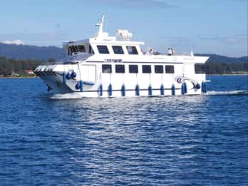 O Grove: Boat Tour at the Arousa estuary with mussel tasting