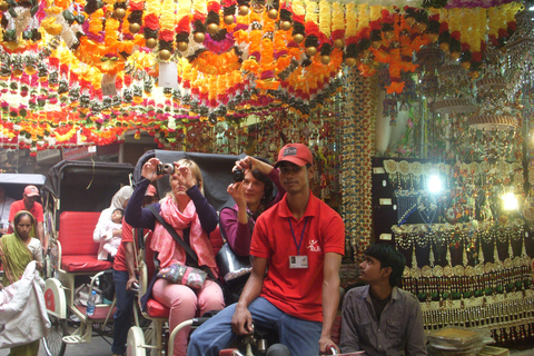 Old Delhi Tour on Luxurious Rickshaw with Wireless Headset