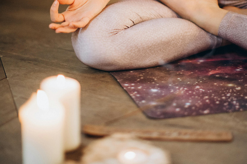 Agra: aula de yoga ao amanhecer com instrutor certificadoAgra: aula de ioga ao nascer do sol com instrutor certificado