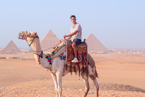 Le Caire/Giza : Balade à dos de chameau autour des pyramidesPromenade à dos de chameau vers les grandes pyramides