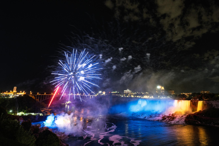Toronto: Niagara Falls Evening Tour with Optional Cruise