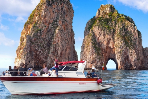 vanuit Napels: Excursie met een kleine groep per boot naar het eiland CapriNapels: Excursie met een kleine groep per boot naar het eiland Capri