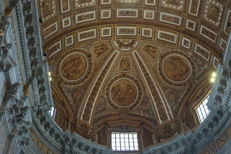 Rome: St. Peter’s Basilica & Underground Tombs Tour Group Tour in French