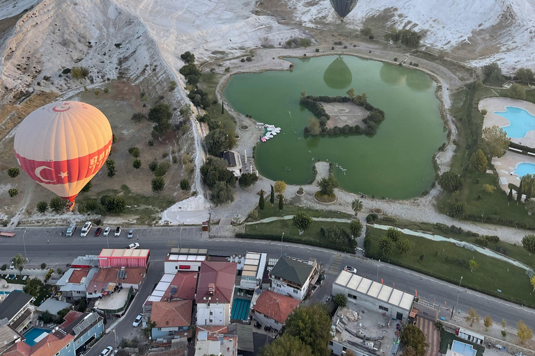 Pamukkale/Cappadoce : vol en montgolfière / transfert à l&#039;hôtelPamukkale : Vol en montgolfière avec petit-déjeuner et certificat inclus