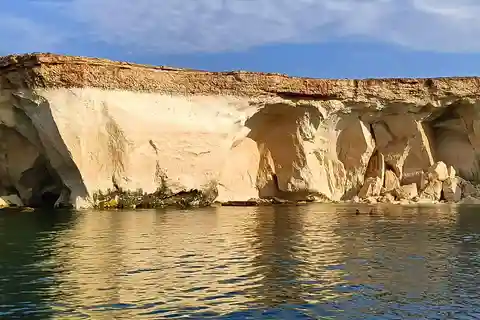 Syracuse:Boat tour Ortigia,Pillirina and seacaves