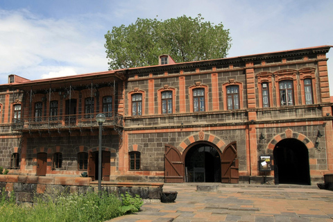 Gyumri: Private City Tour Option with guide