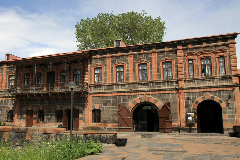 Gyumri: Private City Tour Option with guide