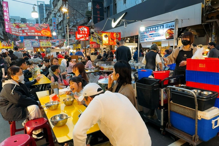 Taipei: persoonlijke avondtour met proeverij op de avondmarktTaipei: persoonlijke avondtour langs de avondmarkten met proeverij