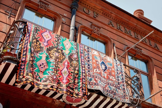 Sightseeingtour in Jerevan, Megerian Carpet, Soviet Club