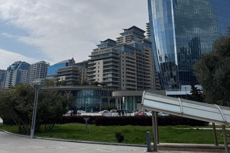 Modern Baku: Architecture & Urban Transformation Tour