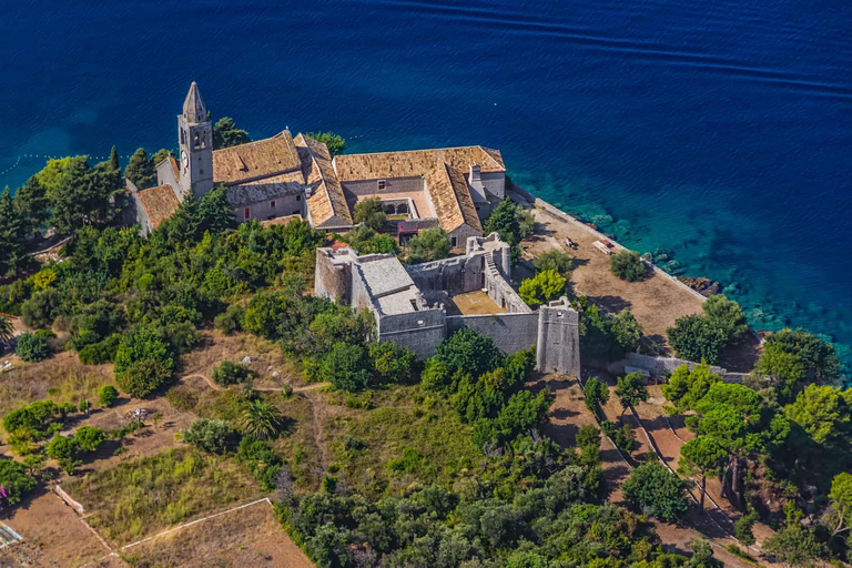 Dubrovnik: Private Luxury Yacht Tour to the Elaphite Islands Full day private tour to the Elaphites