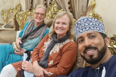 Omani Hospitality: Authentic Family Dinner Experience