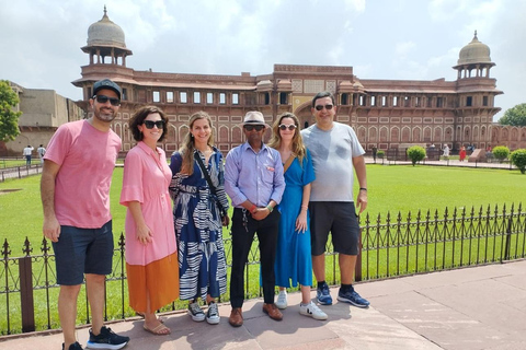 Z Jaipuru: Taj Mahal, Agra Fort i Fatehpur Sikri TourZ Jaipur:- Samochód, przewodnik, kierowca, bilety wstępu i lunch