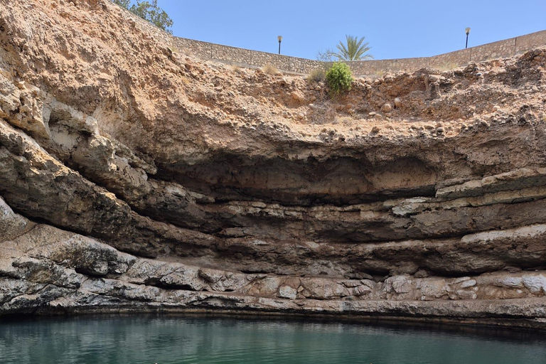 From Muscat: Guided Wadi Tiwi Hike, Romantic Cave & Sinkhole