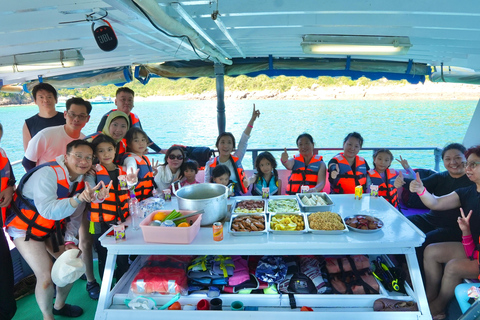 Hong Kong Sai Kung Full Day Snorkelling and Beach Yacht Tour