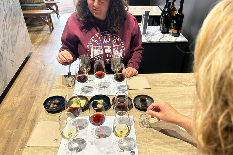 Porto: Degustazione guidata del vino Porto con ParingsPorto: Degustazione guidata di 5 vini di Porto con degustazioni