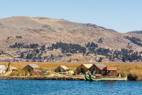 Aventure sur le lac Titicaca : Îles flottantes et Taquile