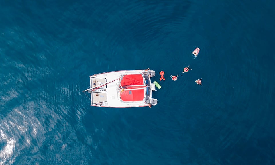 Barcelone : Croisière en catamaran de jour ou au coucher du soleil avec boisson