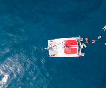 Barcelona: Sunset or Day Catamaran Cruise with Tapa & Drink