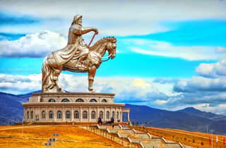 Dschingis Khan Statue + Terelj Park + Kamelritt + Adler + Wandern + Felsen