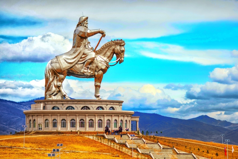 Dschingis-Khan-Statue Ein-Tages-Tour Bonus Terelj-NationalparkDschingis-Khan-Statue Ein-Tages-Tour +Bonus Terelj-Nationalpark