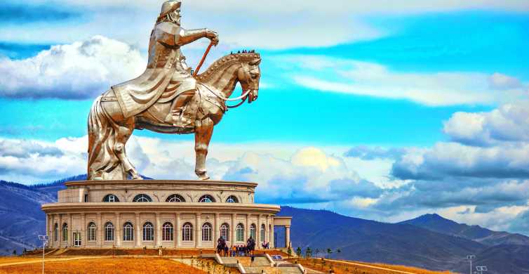 Ulánbátorból: Dzsingisz kán szobra és Terelj Nemzeti Park