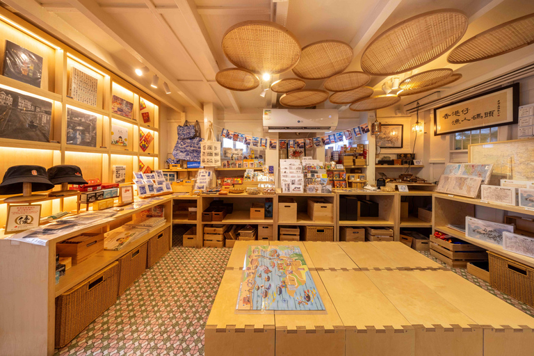 Hong Kong: Sampan Tour, Lamma Island, and Seafood Lunch