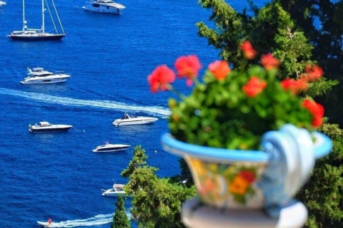 Preciosa excursión en barco por la costa amalfitanaPrecioso día a bordo por la costa de Amalfi