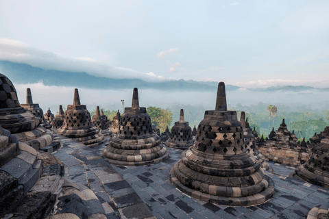 Yogyakarta: Borobudur, Prambanan i eksploracja przyrody na Jawie