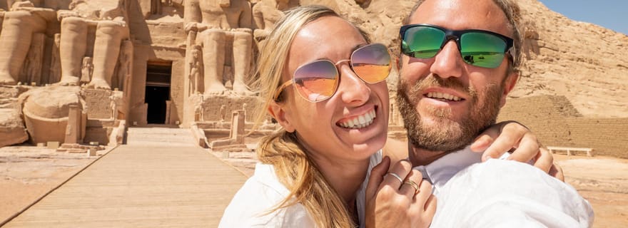 Au départ d'Assouan : Visite privée de 2 jours d'Abou Simbel avec promenade en felouque