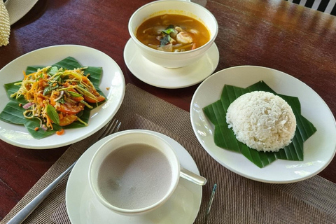 Aula de culinária cambojanaAula de culinária