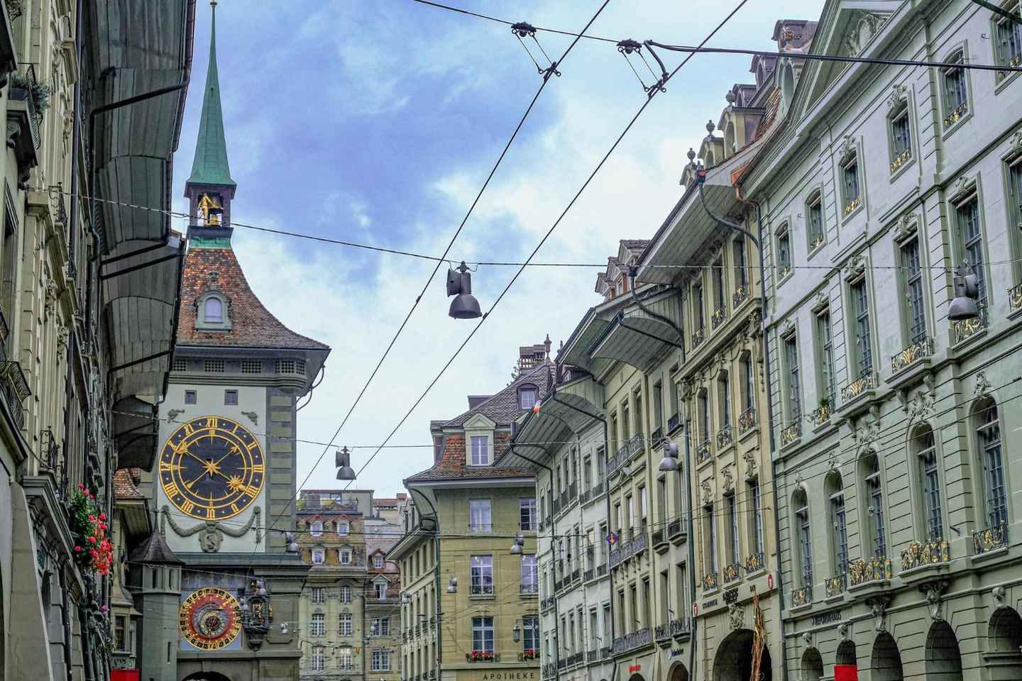 Capture the most Instaworthy Spots of Bern with a Local
