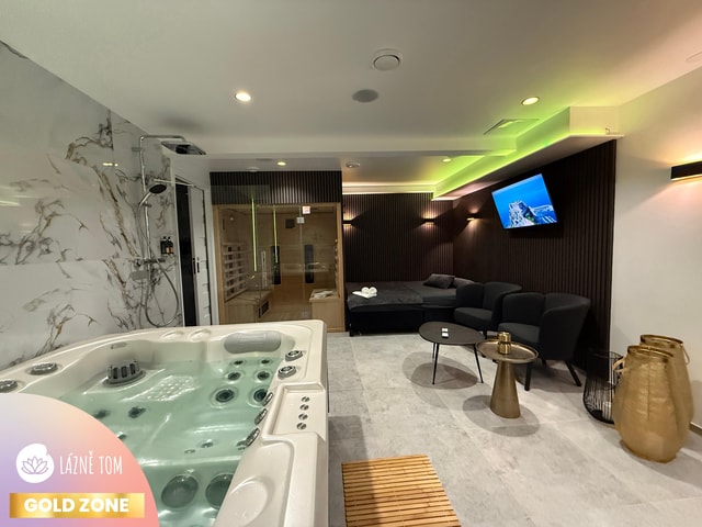 Prague: Modern Private Spa with Jacuzzi and/or Sauna