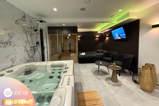 Prague: Modern Private Spa with Jacuzzi and/or Sauna